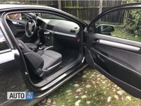 Second-hand Opel Astra 101 CP (74 kW) 2006 Negru Hatchback