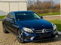 Second-hand Mercedes C300 Avantgarde 245 CP (180 kW) 2018 Culoarealbastru Berlinǎ
