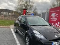 Second-hand Renault Clio III 75 CP (55 kW) 2011 Negru Hatchback