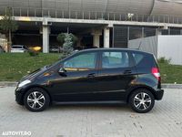 Second-hand Mercedes A180 Elegance 109 CP (80 kW) 2011 Culoarenegru Berlinǎ