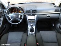 second-hand Toyota Avensis 2.2 D-CAT Combi Executive