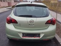 Second-hand Opel Astra 110 CP (80 kW) 2011 Berlinǎ