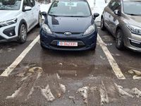 Second-hand Ford Fiesta Ambiente 82 CP (60 kW) 2010 Culoarealbastru Hatchback