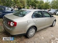 Second-hand VW Jetta 75 CP (55 kW) 2007 Auriu Berlinǎ