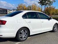 Second-hand VW Jetta Comfortline 105 CP (77 kW) 2015 Alb Berlinǎ