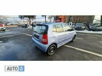 Second-hand Kia Picanto 65 CP (47 kW) 2005 Albastru Hatchback