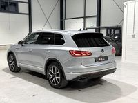 Second-hand VW Touareg Elegance 381 CP (280 kW) 2021 Argint SUV