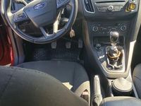 Second-hand Ford Focus 115 CP (84 kW) 2014 Culoarerosu Hatchback