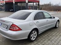 Second-hand Mercedes C220 150 CP (110 kW) 2006 Argintiu Berlinǎ