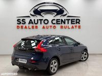 Second-hand Volvo V40 Kinetic 190 CP (139 kW) 2015 Culoarealbastru Hatchback