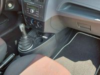 Second-hand Ford Fiesta 97 CP (71 kW) 2005 Roşu Hatchback