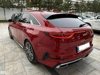 Second-hand Kia Ceed GT GT-Line 160 CP (117 kW) 2024 Culoarerosu Hatchback