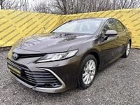 Second-hand Toyota Camry 218 CP (160 kW) 2022 Culoaremaro Berlinǎ