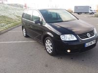 Second-hand VW Touran Highline 136 CP (100 kW) 2004 Negru Monovolum