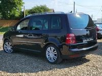 Second-hand VW Touran 170 CP (125 kW) 2008 Negru Monovolum