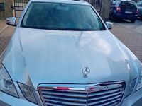 Second-hand Mercedes 220 2011 Berlinǎ