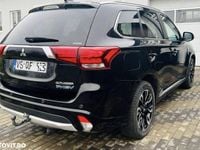 Second-hand Mitsubishi Outlander P-HEV 201 CP (147 kW) 2015 Culoarenegru SUV