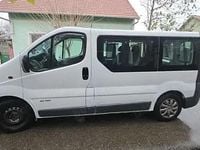 Second-hand Renault Trafic 101 CP (74 kW) 2004 Alb Monovolum