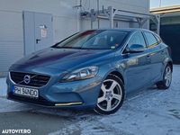 Second-hand Volvo V40 Momentum 115 CP (84 kW) 2013 Culoarealbastru Hatchback