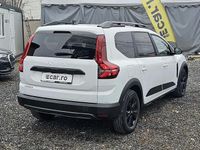 Second-hand Dacia Jogger Extreme 110 CP (80 kW) 2023 Culoarealb Monovolum