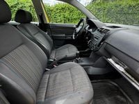 Second-hand VW Polo 64 CP (47 kW) 2007 Culoaregalbeuriu Hatchback