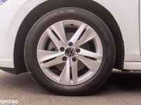 Second-hand VW Golf VIII Life 110 CP (80 kW) 2023 Culoarealb Hatchback