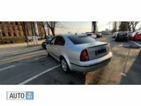 Second-hand Skoda Superb 155 CP (114 kW) 2003 Argintiu Berlinǎ