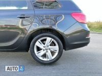 Second-hand Opel Astra Active 165 CP (121 kW) 2013 Negru Break