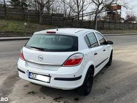 Second-hand Opel Astra 90 CP (66 kW) 2005 Culoarealb Hatchback