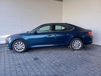 Second-hand Skoda Superb Ambition 150 CP (110 kW) 2022 Albastru mediu  normal