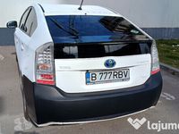 second-hand Toyota Prius 3 masina