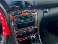 Second-hand Mercedes C220 150 CP (110 kW) 2003