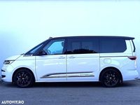 Second-hand VW Multivan Style 150 CP (110 kW) 2025 Culoarealb Van