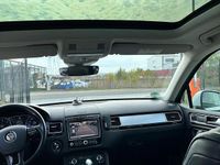 Second-hand VW Touareg 262 CP (192 kW) 2016 Culoarealb SUV