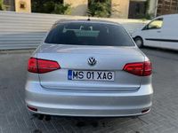 Second-hand VW Jetta 110 CP (80 kW) 2016 Argintiu Berlinǎ