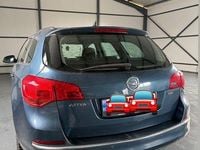 Second-hand Opel Astra 110 CP (80 kW) 2015 Culoarealbastru Break