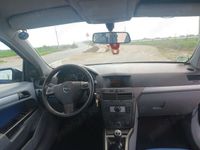 Second-hand Opel Astra 105 CP (77 kW) 2004 Albastru Hatchback
