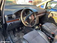 Second-hand VW Sharan 115 CP (84 kW) 2004 Culoarenegru Monovolum