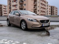 Second-hand Volvo V40 115 CP (84 kW) 2013 Culoaremaro Hatchback