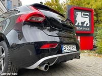 Second-hand Volvo V40 120 CP (88 kW) 2015 Culoarenegru Hatchback