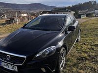 Second-hand Volvo V40 Ocean Race 150 CP (110 kW) 2015 Culoarenegru Hatchback