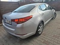 Second-hand Kia Optima 136 CP (100 kW) 2013 Argintiu Berlinǎ
