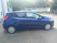 Second-hand Ford Fiesta 90 CP (66 kW) 2014 Albastru Hatchback