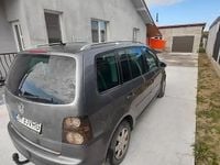 Second-hand VW Touran 140 CP (102 kW) 2006 Gri Monovolum