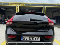 Second-hand Volvo V40 R-Design 150 CP (110 kW) 2018 Culoarenegru Hatchback
