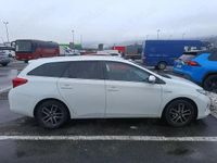 Second-hand Toyota Auris Hybrid 132 CP (97 kW) 2015 Hatchback