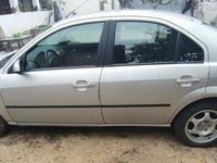 Second-hand Ford Mondeo 110 CP (80 kW) 2002 Argintiu Berlinǎ
