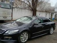 Second-hand VW Passat R-line 143 CP (105 kW) 2011 Berlinǎ