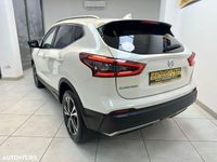 Second-hand Nissan Qashqai N-Connecta 130 CP (95 kW) 2018 Culoarealb SUV