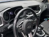 Second-hand Kia Ceed 120 CP (88 kW) 2019 Albastru Hatchback